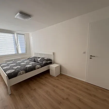 Ceneticka Апартаменты Прага