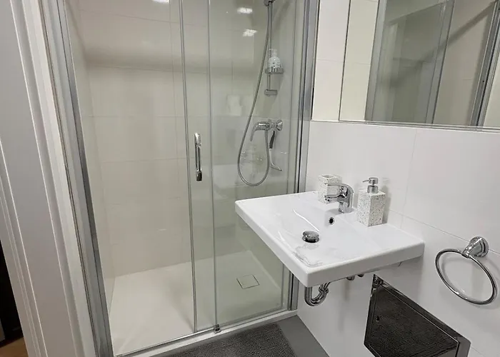 Ceneticka アパート *